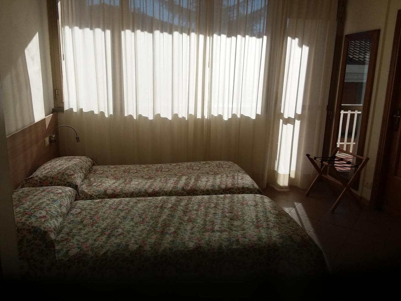 Albergo Nyers Перуджа Экстерьер фото